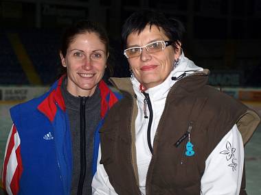 Lenka Kulovaná (vlevo)  a předsedkyně oddílu Satková.  Autor: Miroslav Vlach